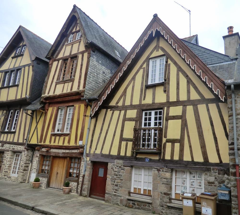 place du marchix à Fougères
